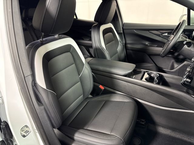 Used 2025 Chevrolet Blazer EV LT AWD/4WD image 15