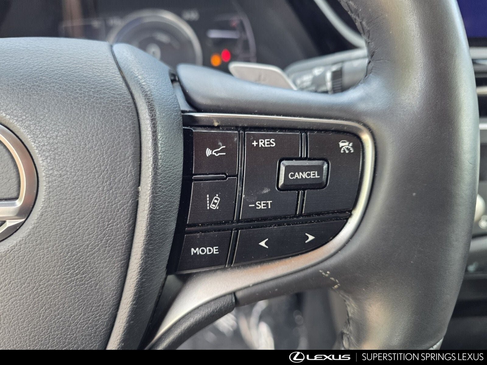 Used 2024 Lexus ES 300h w/ Accessory Package (Z2) FWD image 24