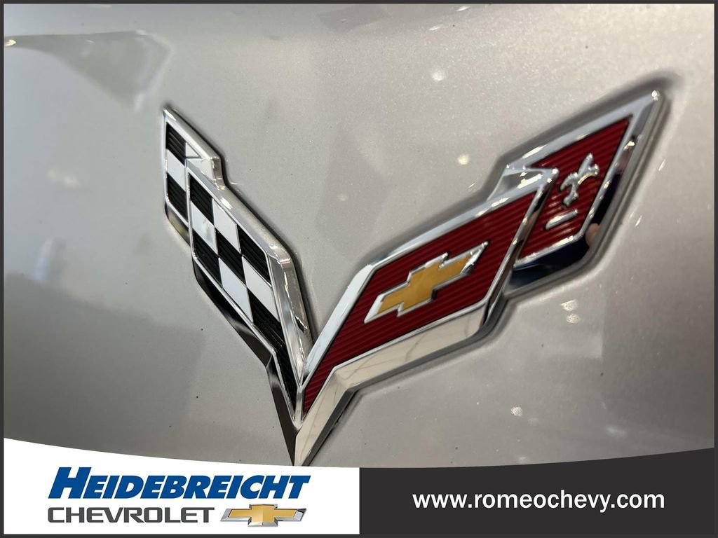 Used 2018 Chevrolet Corvette Stingray Coupe w/ 1LT RWD image 35