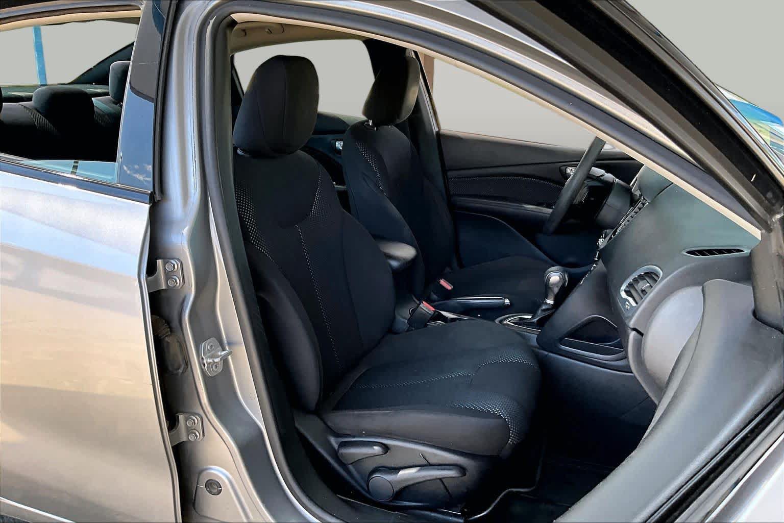 Used 2016 Dodge Dart SE w/ Convenience Group FWD image 9