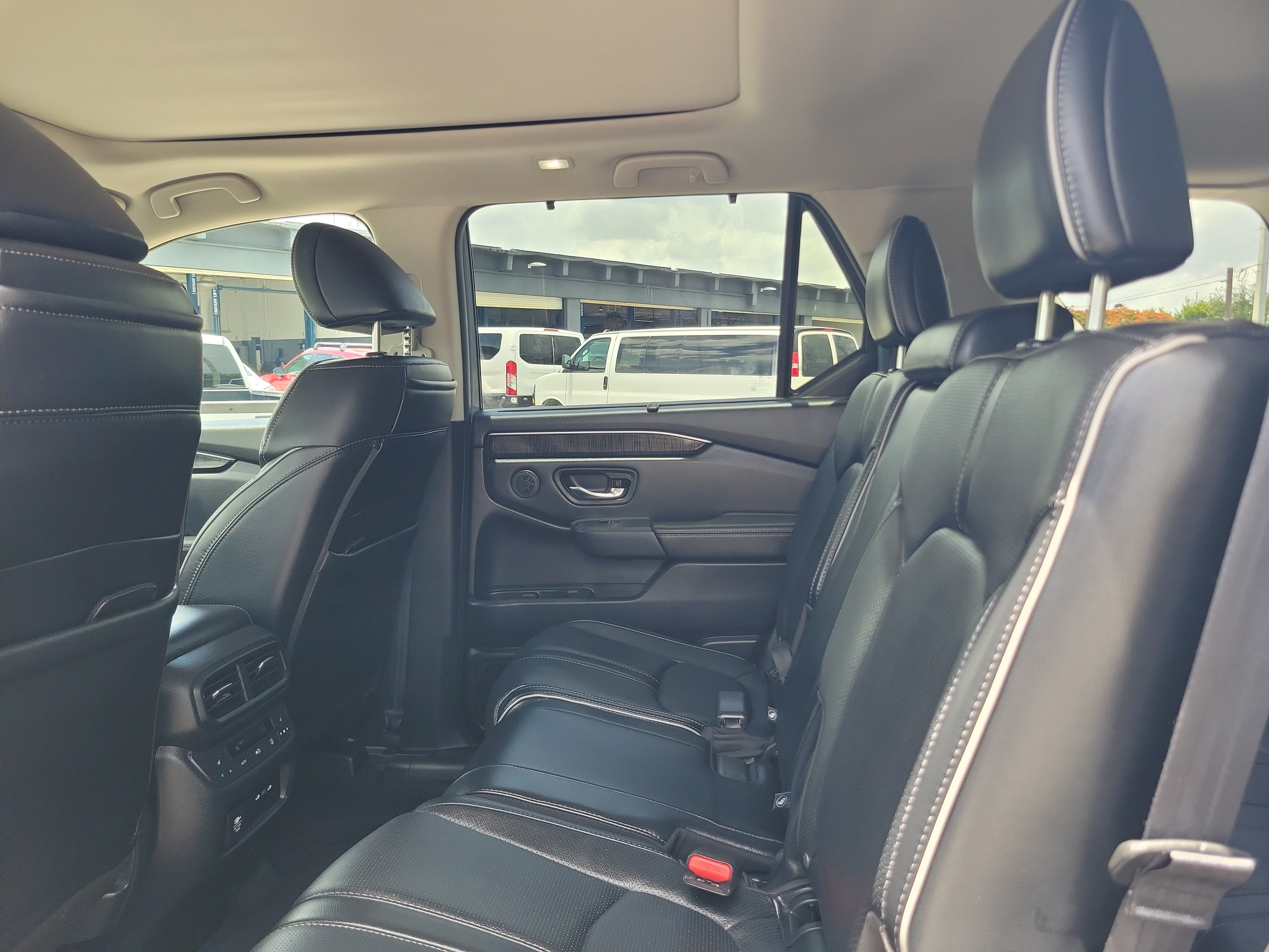 Used 2024 Honda Pilot Elite image 17