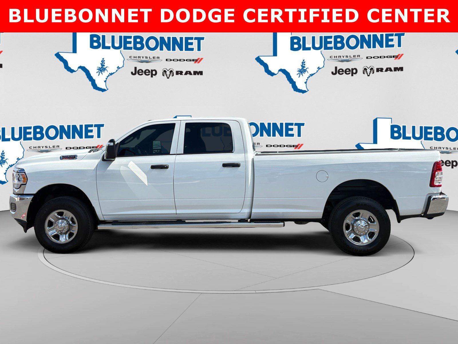 Used 2024 RAM 2500 Tradesman w/ Chrome Appearance Group AWD/4WD image 8