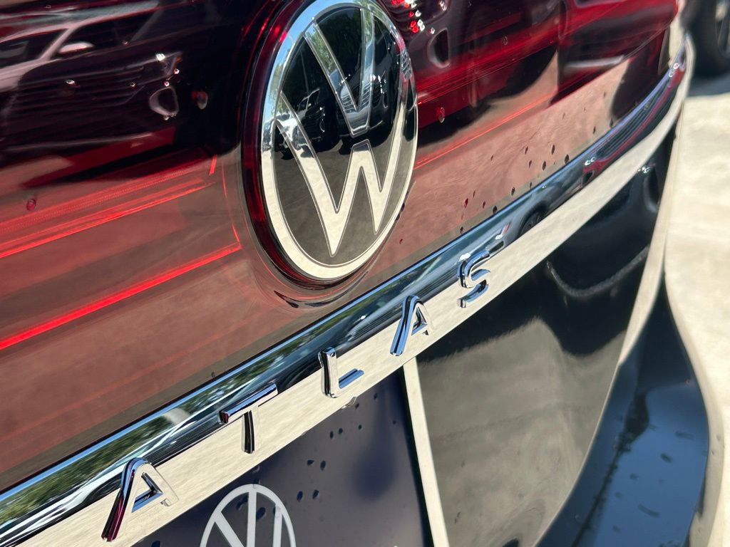 Used 2025 Volkswagen Atlas SE w/ Panoramic Sunroof Package image 22