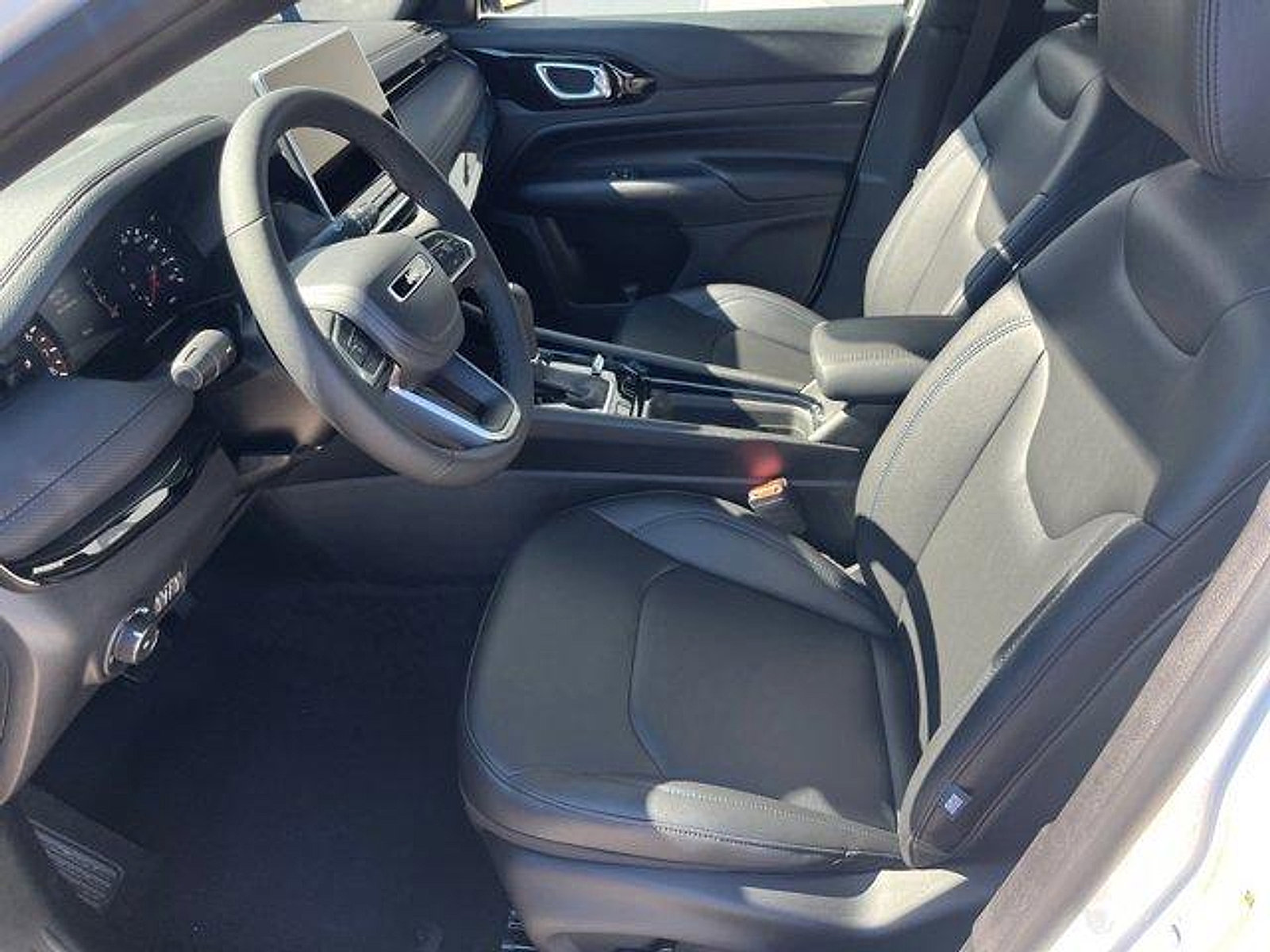 New 2026 Jeep Compass Limited image 9