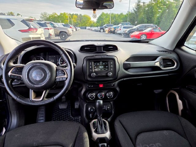 Used 2016 Jeep Renegade Latitude w/ Cold Weather Group AWD/4WD image 6