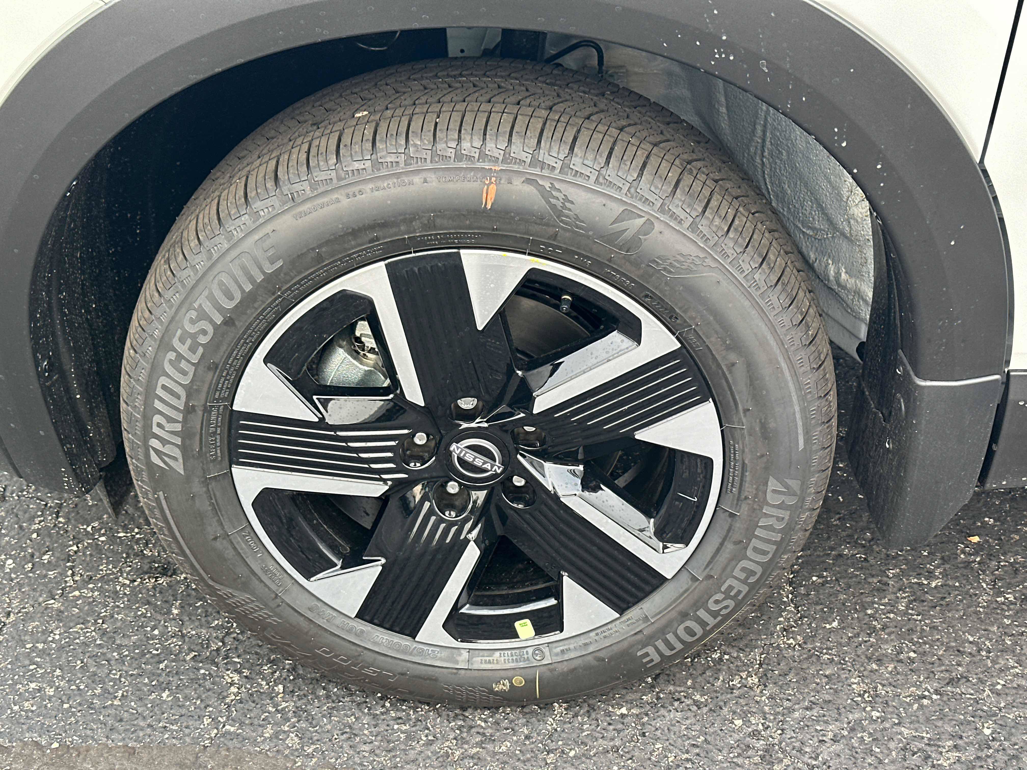 New 2026 Nissan Kicks SV AWD/4WD image 8