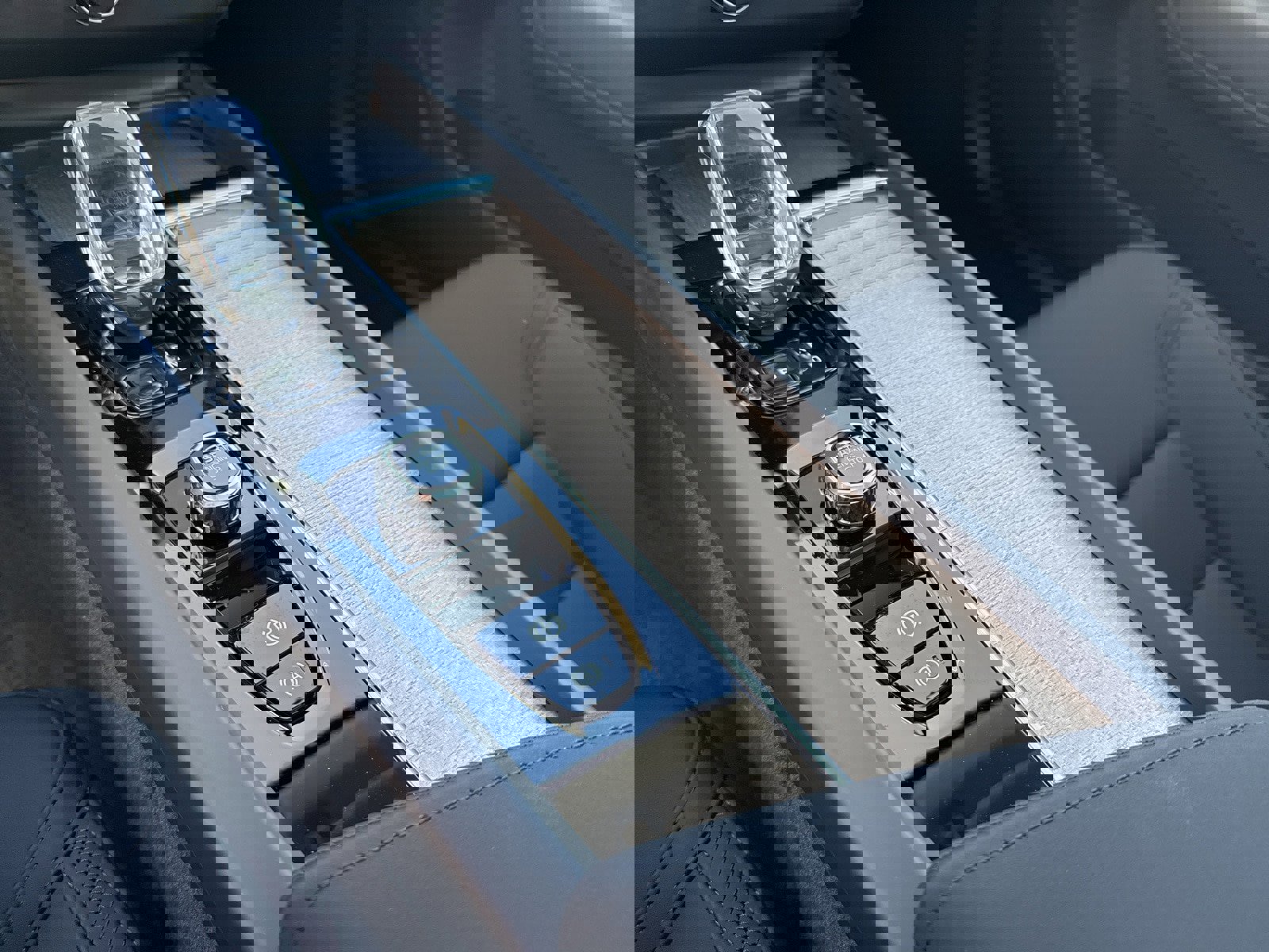 New 2026 Volvo XC60 B5 Plus w/ Protection Package Premier image 21