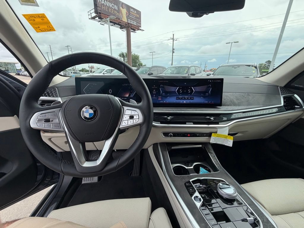 Certified 2026 BMW X7 xDrive40i w/ Executive Package AWD/4WD image 9