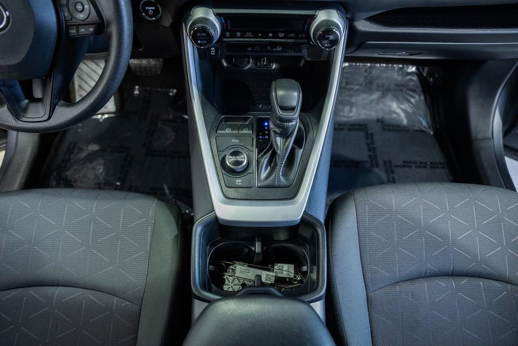 Used 2025 Toyota RAV4 XLE image 22