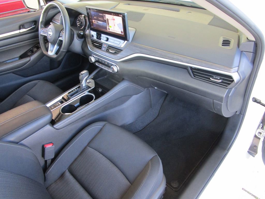 Used 2023 Nissan Altima 2.5 SV w/ SV Premium Package image 24