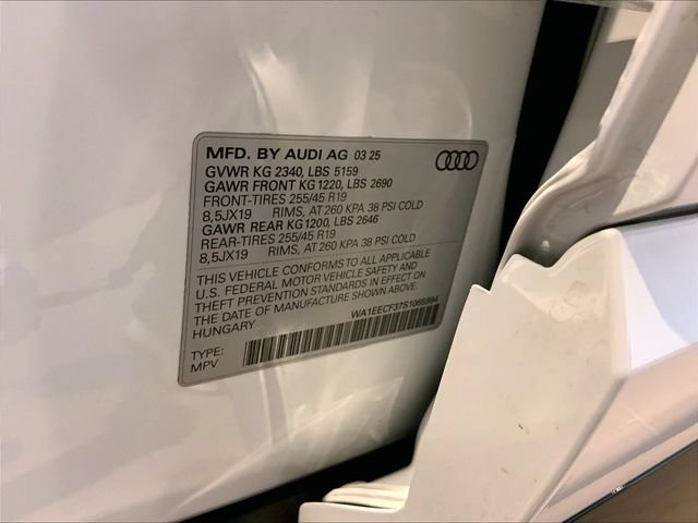 Certified 2025 Audi Q3 2.0T Premium Plus w/ Premium Plus Package AWD/4WD image 32
