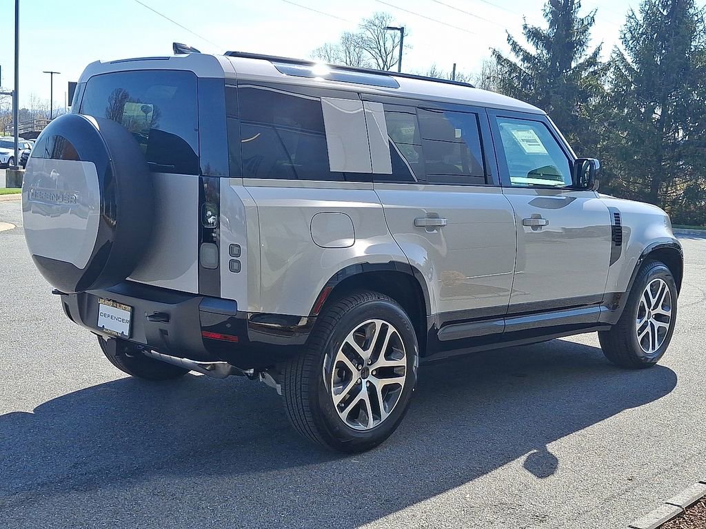 New 2026 Land Rover Defender 110 X-Dynamic SE AWD/4WD image 3