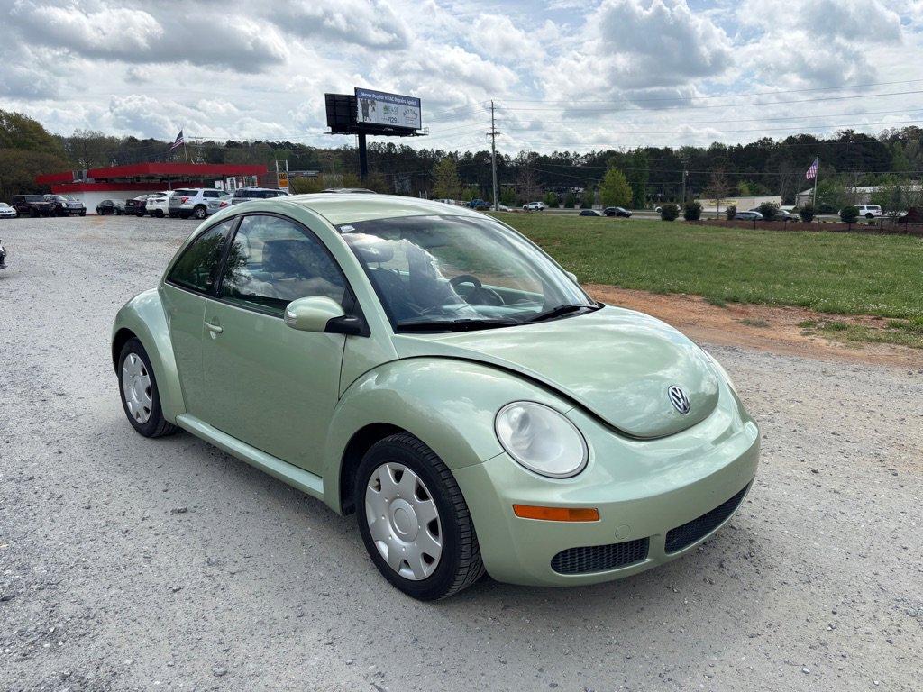 Used 2010 Volkswagen Beetle Coupe FWD image 3