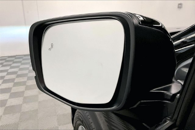 Used 2025 Honda Pilot EX-L image 36