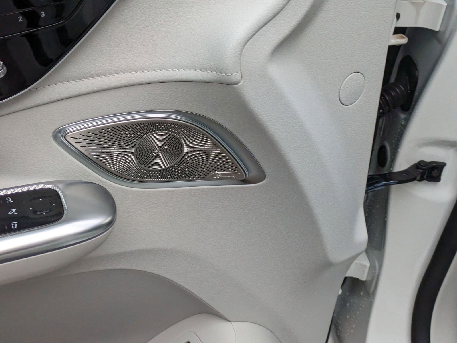 New 2025 Mercedes-Benz EQE 500 4MATIC SUV image 11