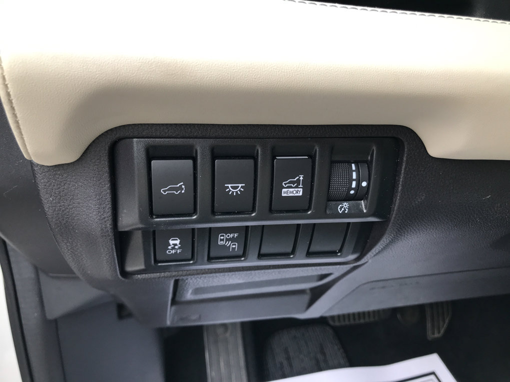 Used 2020 Subaru Ascent Limited w/ Technology Package AWD/4WD image 17