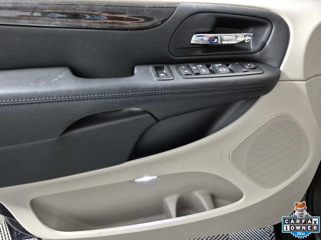 Used 2014 Dodge Grand Caravan SXT FWD image 15