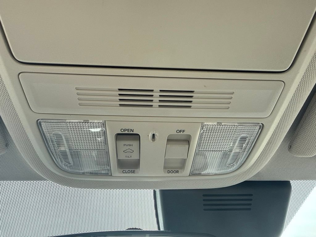 Used 2018 Honda Accord EX image 18