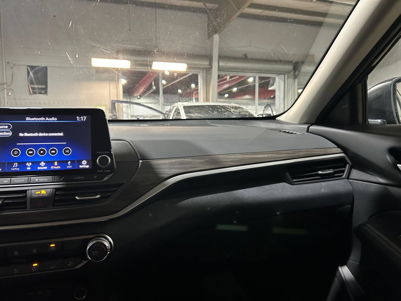 Used 2025 Nissan Altima 2.5 SV FWD image 25