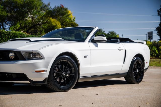 Used 2010 Ford Mustang GT Premium image 36