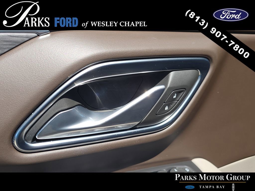 Used 2024 GMC Yukon XL SLT AWD/4WD image 17