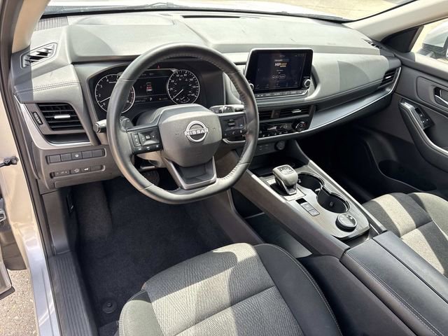 Used 2025 Nissan Rogue SV AWD/4WD image 24