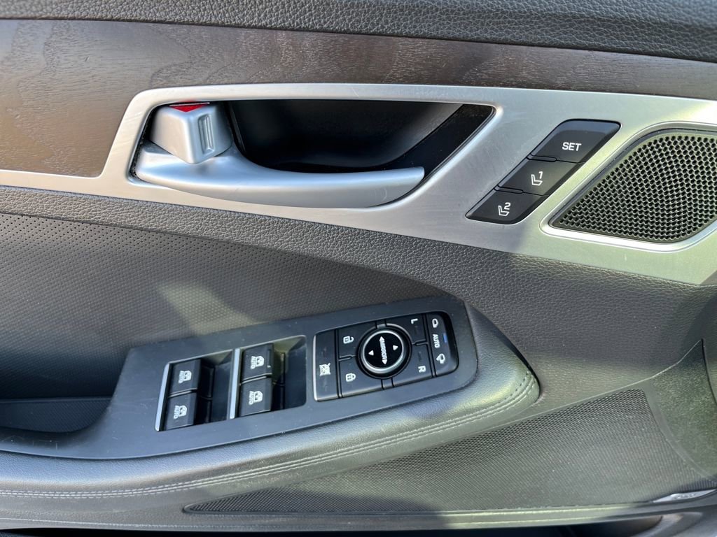 Used 2015 Hyundai Genesis 3.8 w/ Option Group 02 image 52