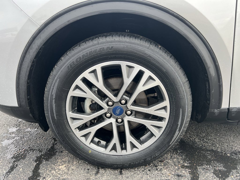 Used 2020 Ford Escape SEL image 9