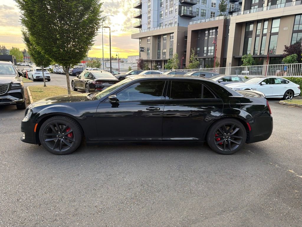 Used 2023 Chrysler 300 C RWD image 2