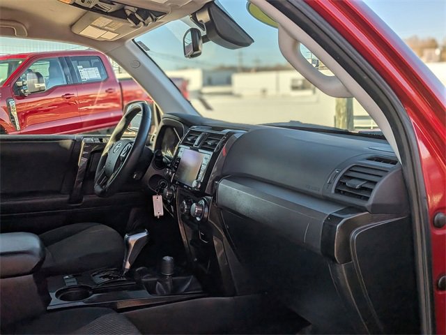 Used 2020 Toyota 4Runner 4WD image 37