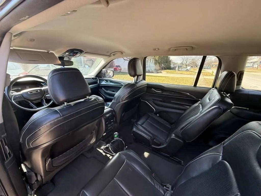 Used 2022 Jeep Grand Cherokee L Laredo w/ Luxury Tech Group I image 15