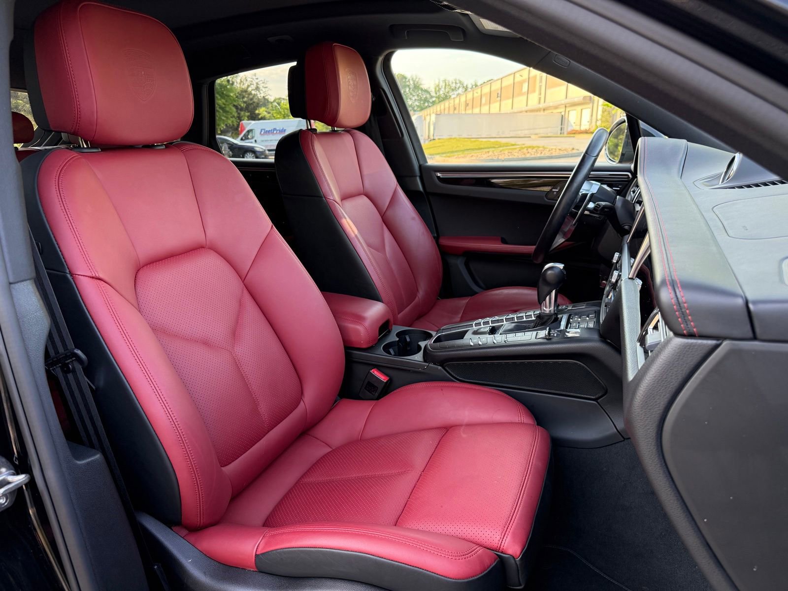 Used 2019 Porsche Macan AWD/4WD image 39