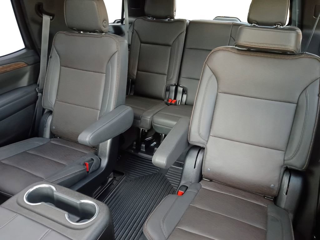 Used 2023 Chevrolet Tahoe High Country w/ Premium Package 2 AWD/4WD image 22