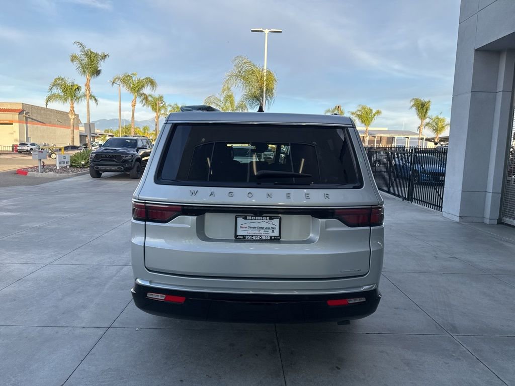 Used 2024 Jeep Wagoneer L Series II w/ Flexible Seating Group image 7