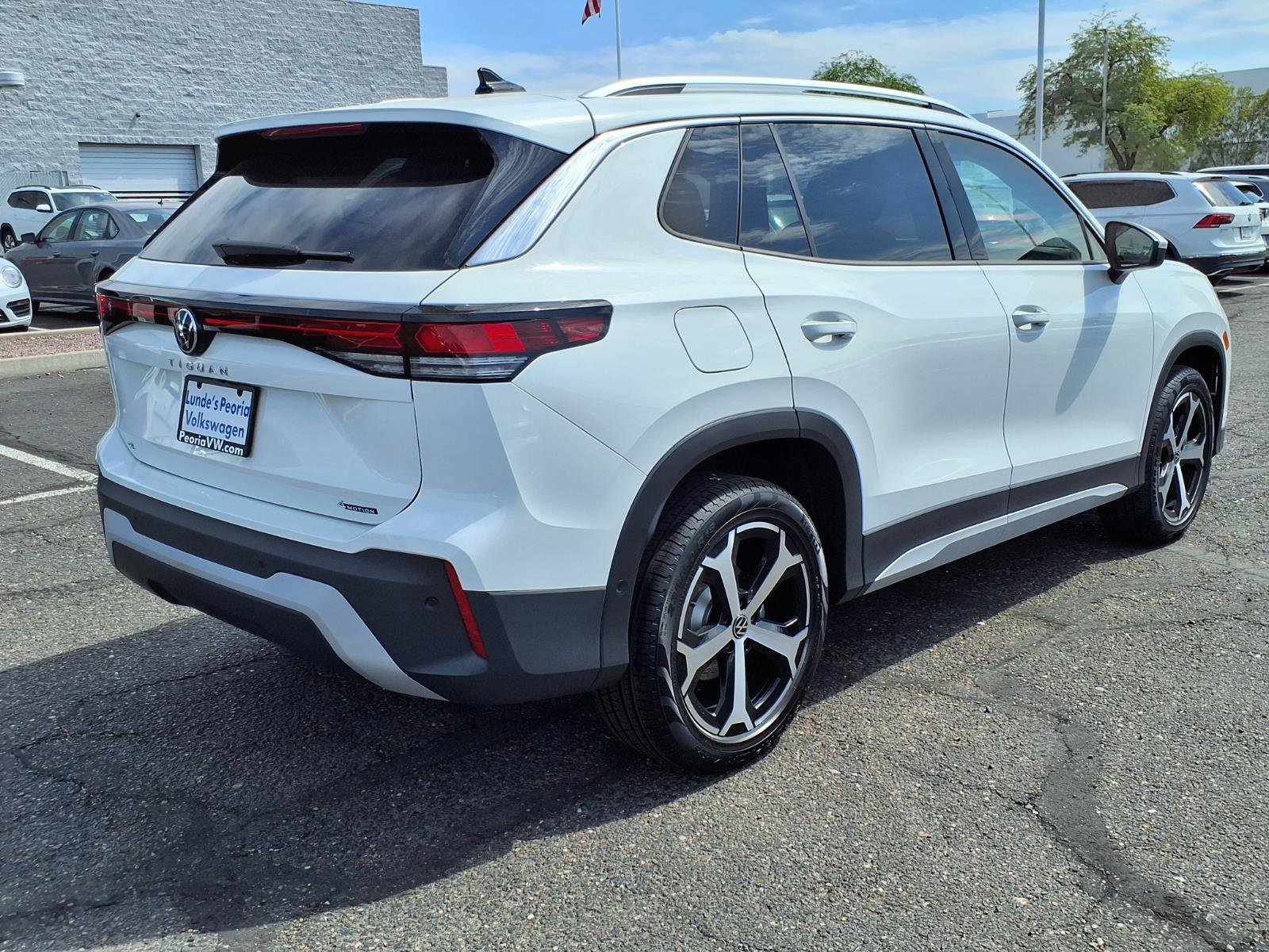 New 2026 Volkswagen Tiguan SE image 5