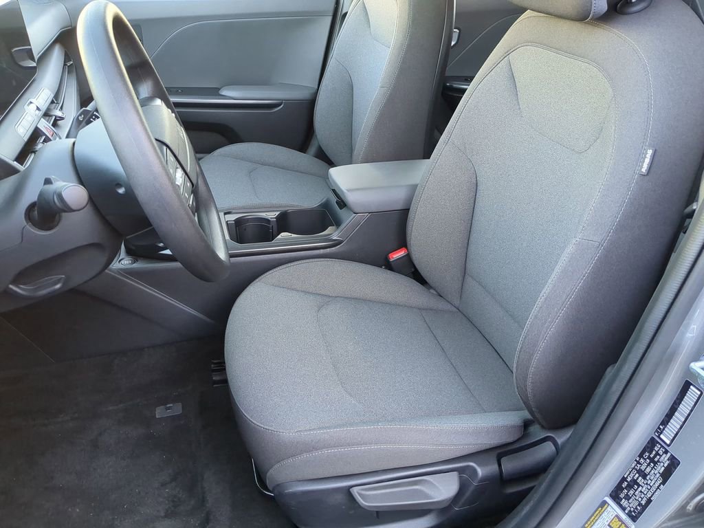 Used 2025 Kia K4 LXS image 23