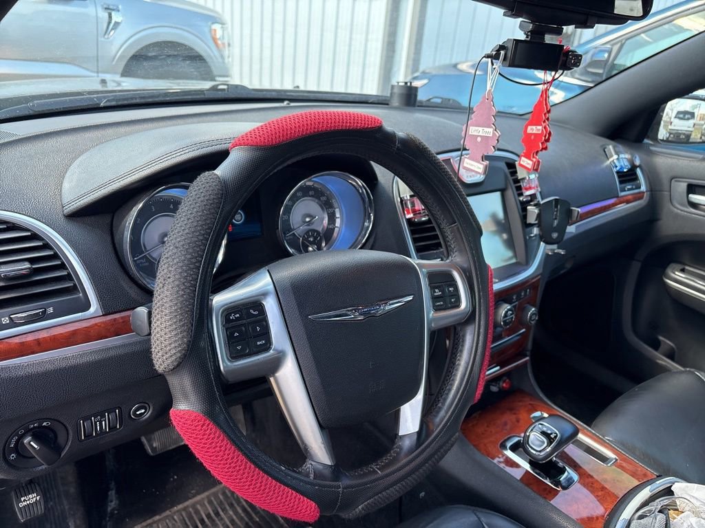 Used 2013 Chrysler 300 RWD image 14