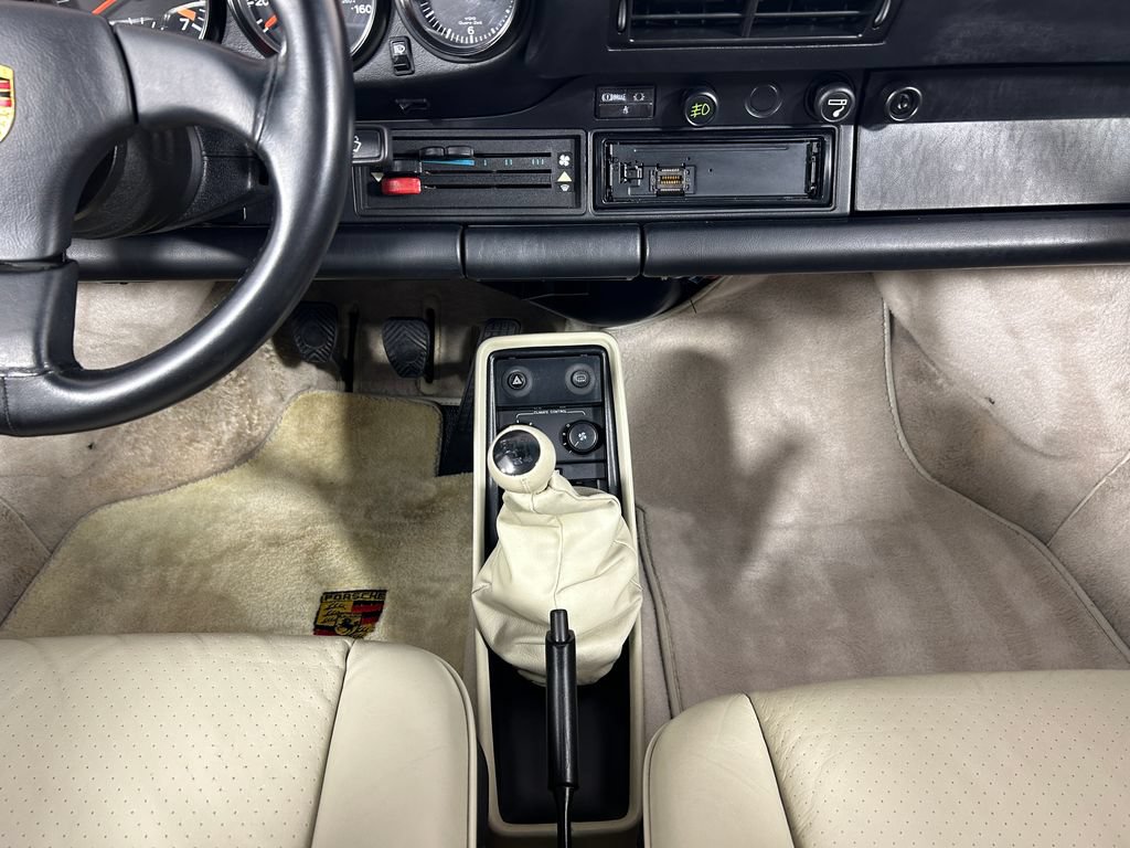 Used 1987 Porsche 911 Carrera RWD image 20