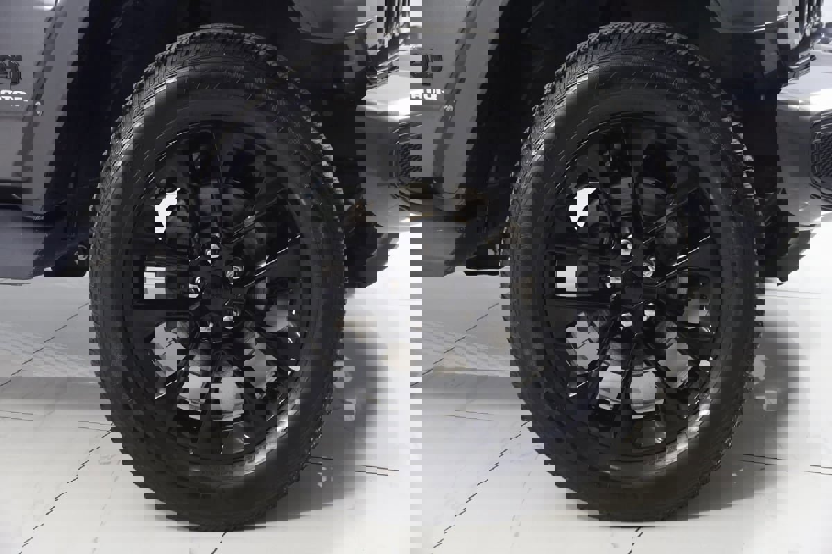 Used 2021 Jeep Gladiator Overland image 14