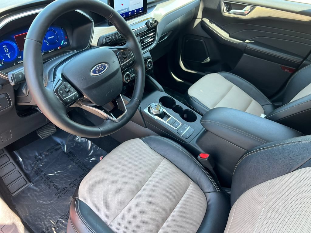 Used 2021 Ford Escape Titanium w/ Titanium Elite Package AWD/4WD image 14