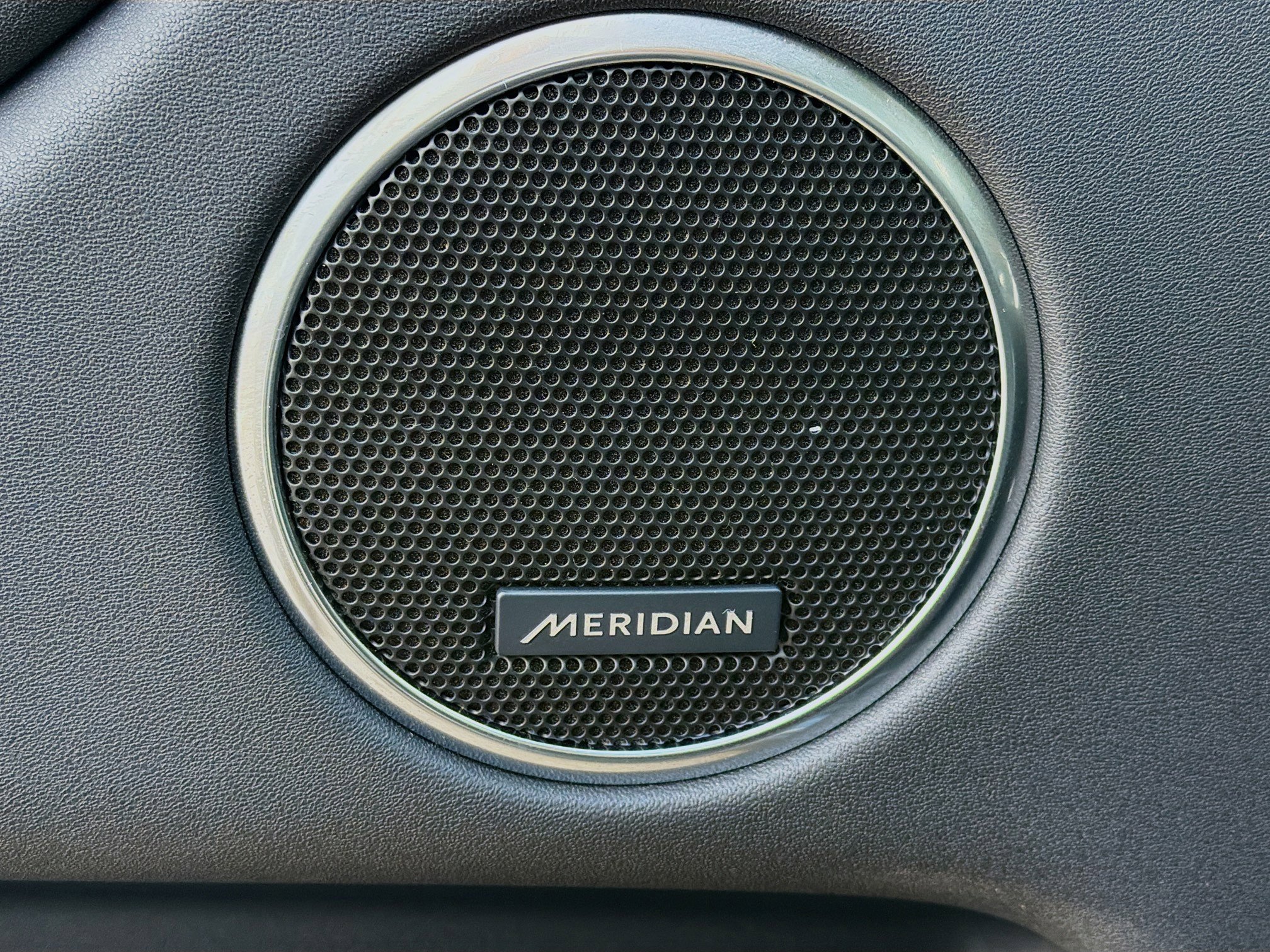 Used 2025 Land Rover Discovery Sport S image 23