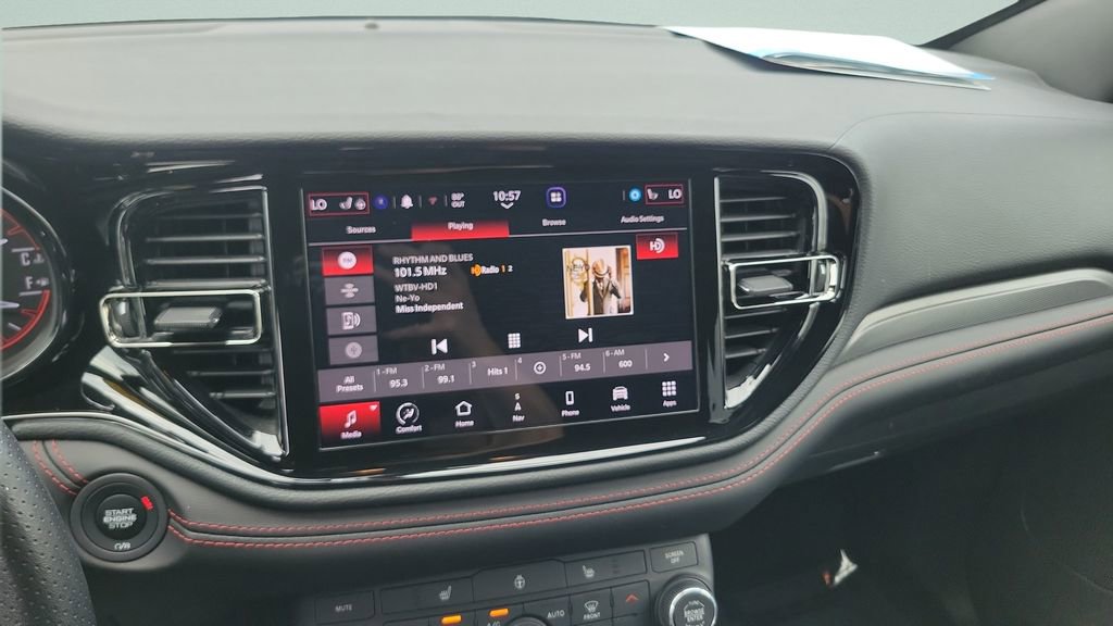 Used 2025 Dodge Durango GT AWD/4WD image 16