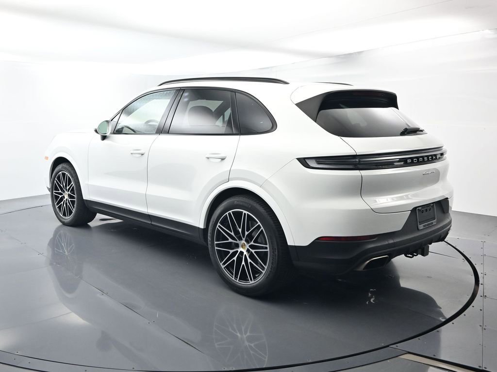Certified 2024 Porsche Cayenne image 3