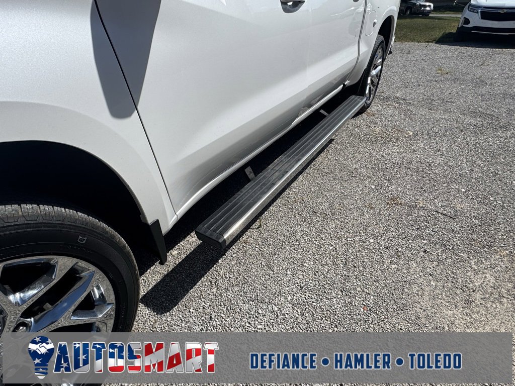 Used 2019 Chevrolet Silverado 1500 High Country w/ Technology Package image 17