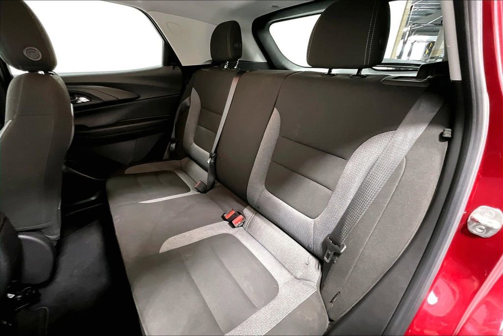 Used 2021 Chevrolet TrailBlazer LT w/ Convenience Package FWD image 33