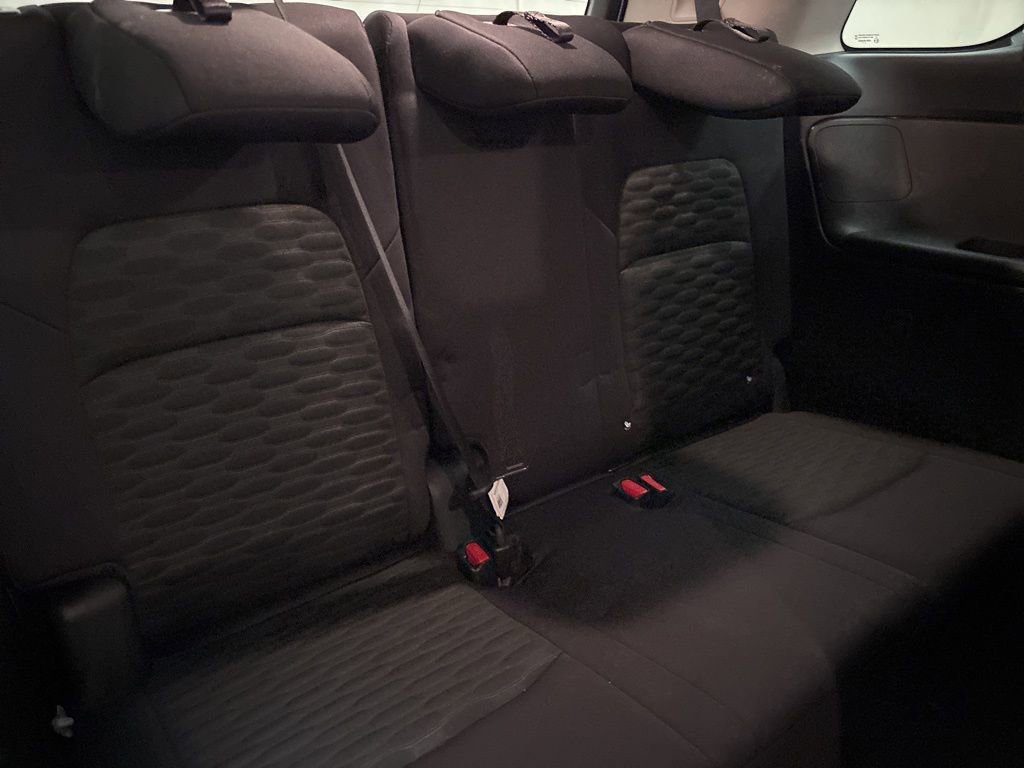 Used 2025 Nissan Pathfinder SV image 19