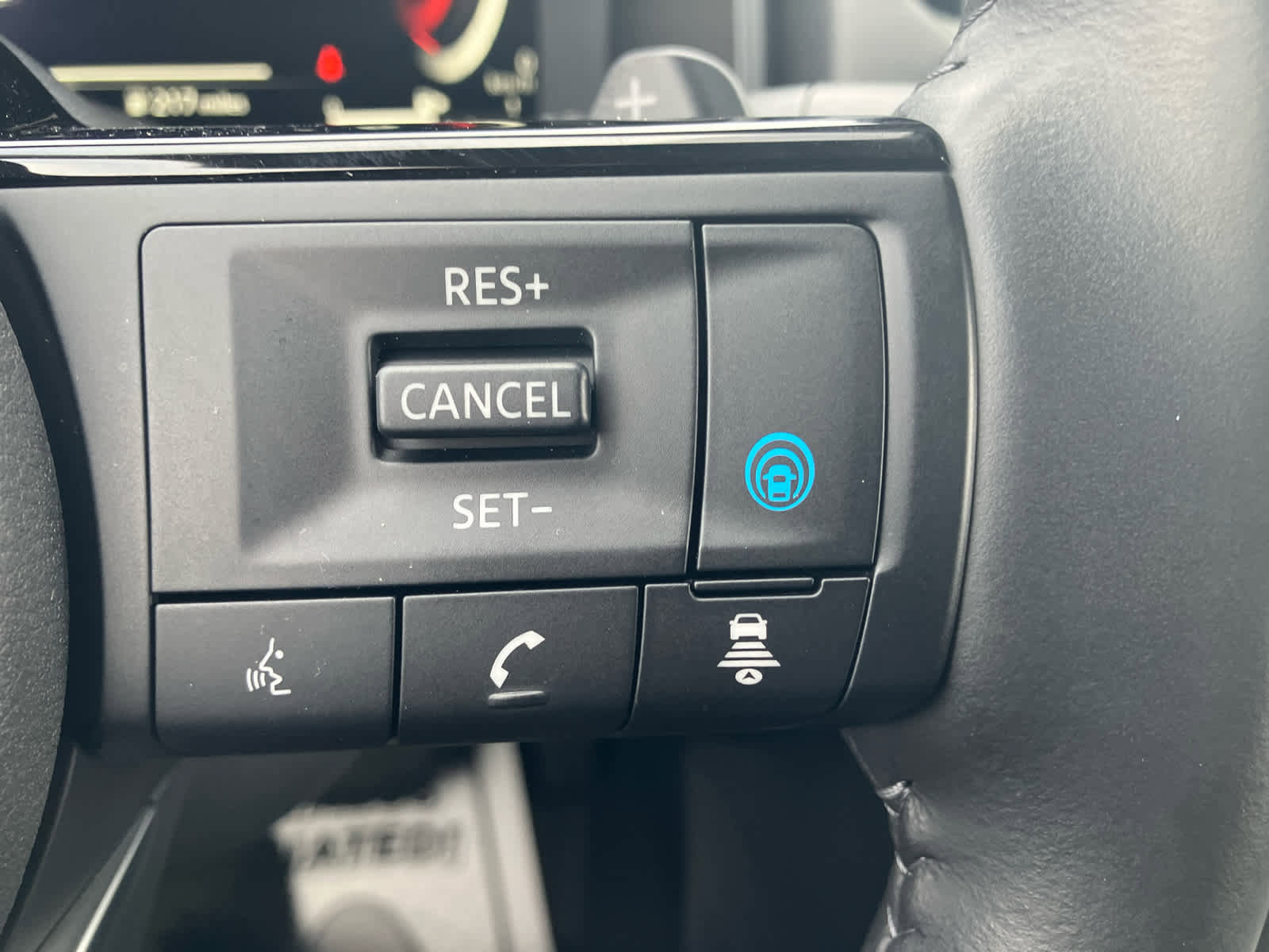 Used 2024 Nissan Rogue SL image 19