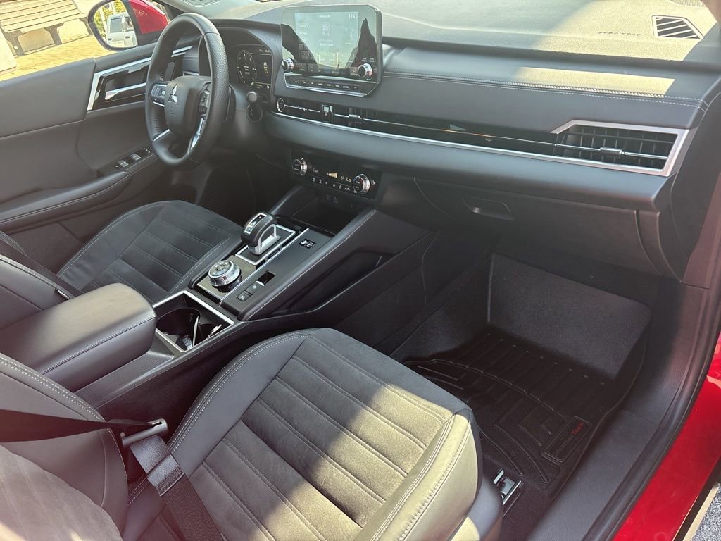 Used 2023 Mitsubishi Outlander 4WD Plug-In Hybrid image 36