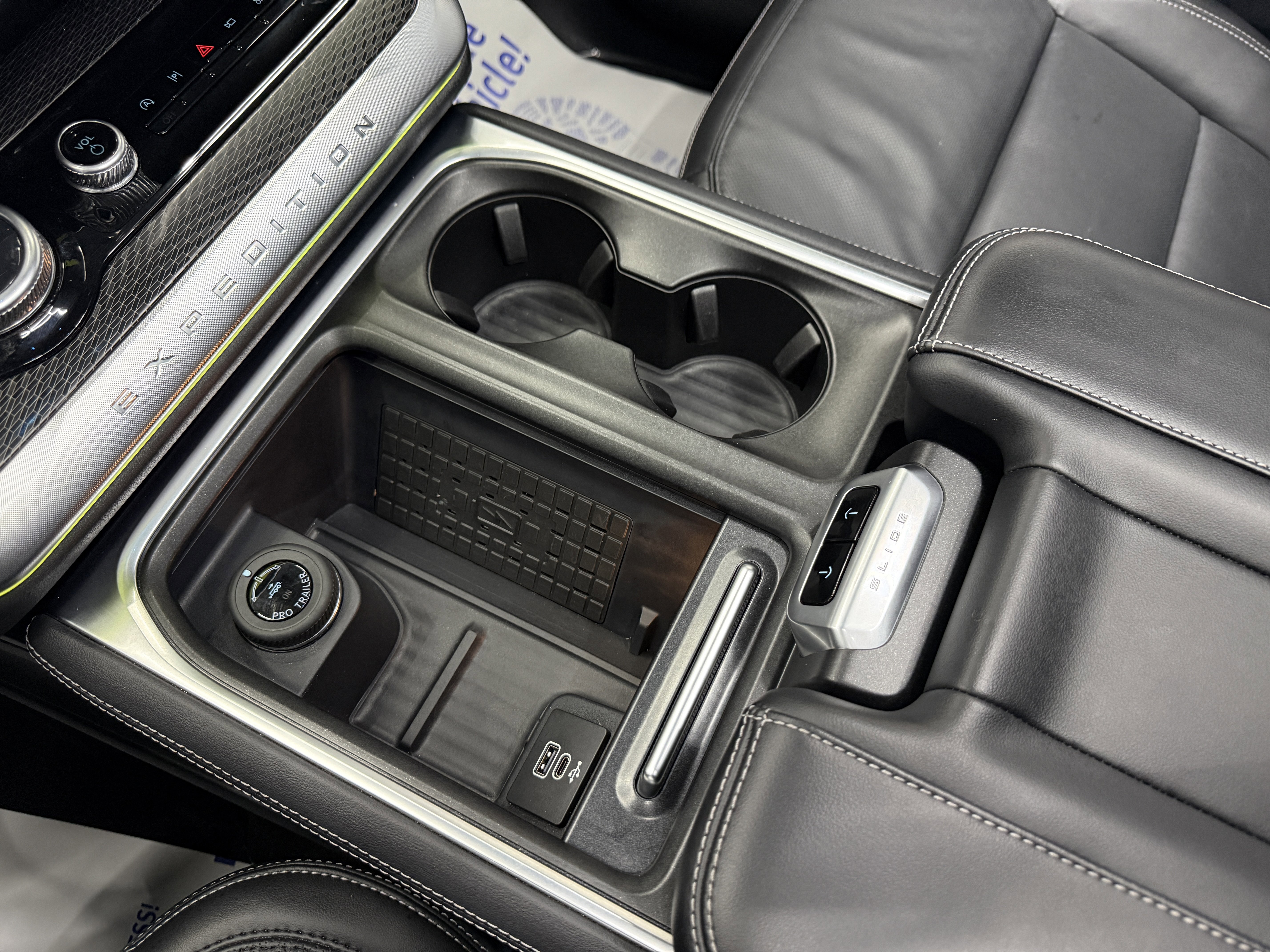 Used 2025 Ford Expedition Max Platinum w/ Stealth Performance Package AWD/4WD image 21