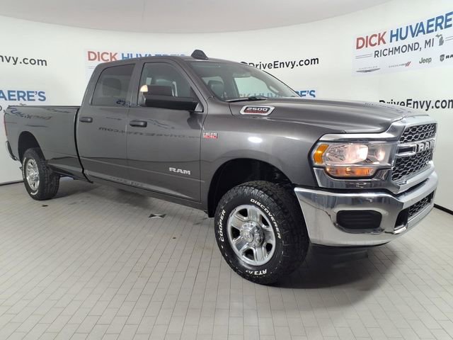 Used 2021 RAM 2500 Tradesman w/ Chrome Appearance Group AWD/4WD image 3